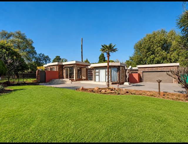4 BEDROOM HOUSE FOR SALE IN THREE RIVERS EAST